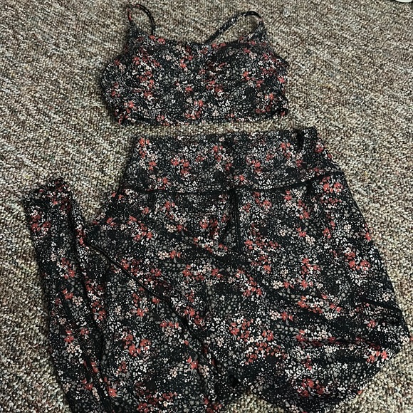 BCBGenetation padded sports bra and leggings. bra size small bottom size medium - Picture 2 of 4